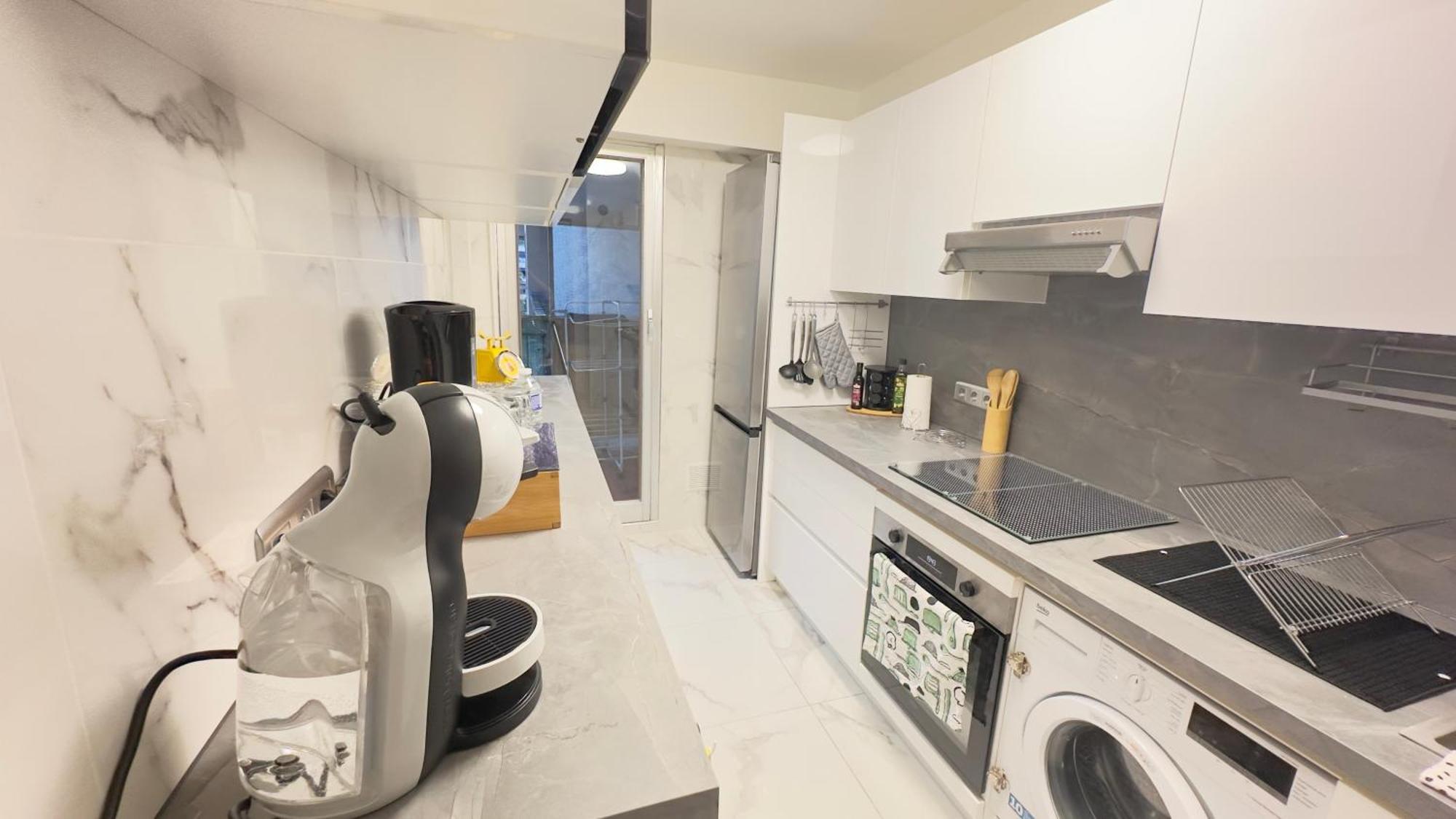 Apartment Magnifique Grand 2 Pieces Moderne Lumineux Au Calme Avec Grande Terrasse A 15mn En Bus Centre-ville, Gare Et Promenade Des Nizza