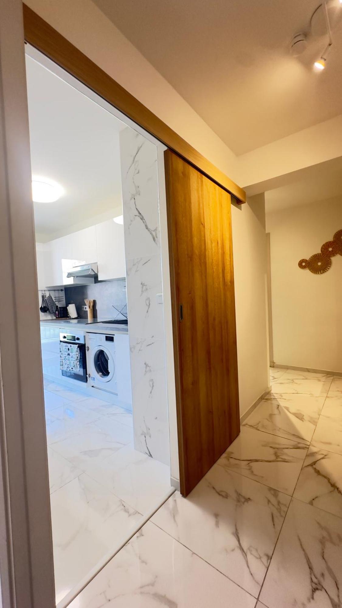 Magnifique Grand 2 Pieces Moderne Lumineux Au Calme Avec Grande Terrasse A 15mn En Bus Centre-ville, Gare Et Promenade Des Appartement *