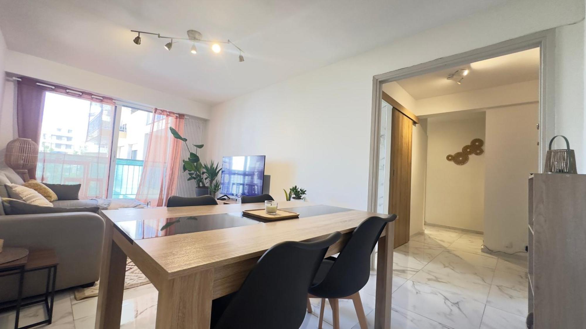 Appartamento Magnifique Grand 2 Pieces Moderne Lumineux Au Calme Avec Grande Terrasse A 15mn En Bus Centre-ville, Gare Et Promenade Des *