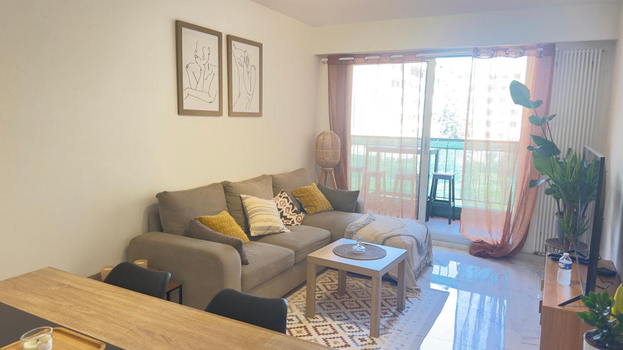 Appartamento Magnifique Grand 2 Pieces Moderne Lumineux Au Calme Avec Grande Terrasse A 15mn En Bus Centre-ville, Gare Et Promenade Des