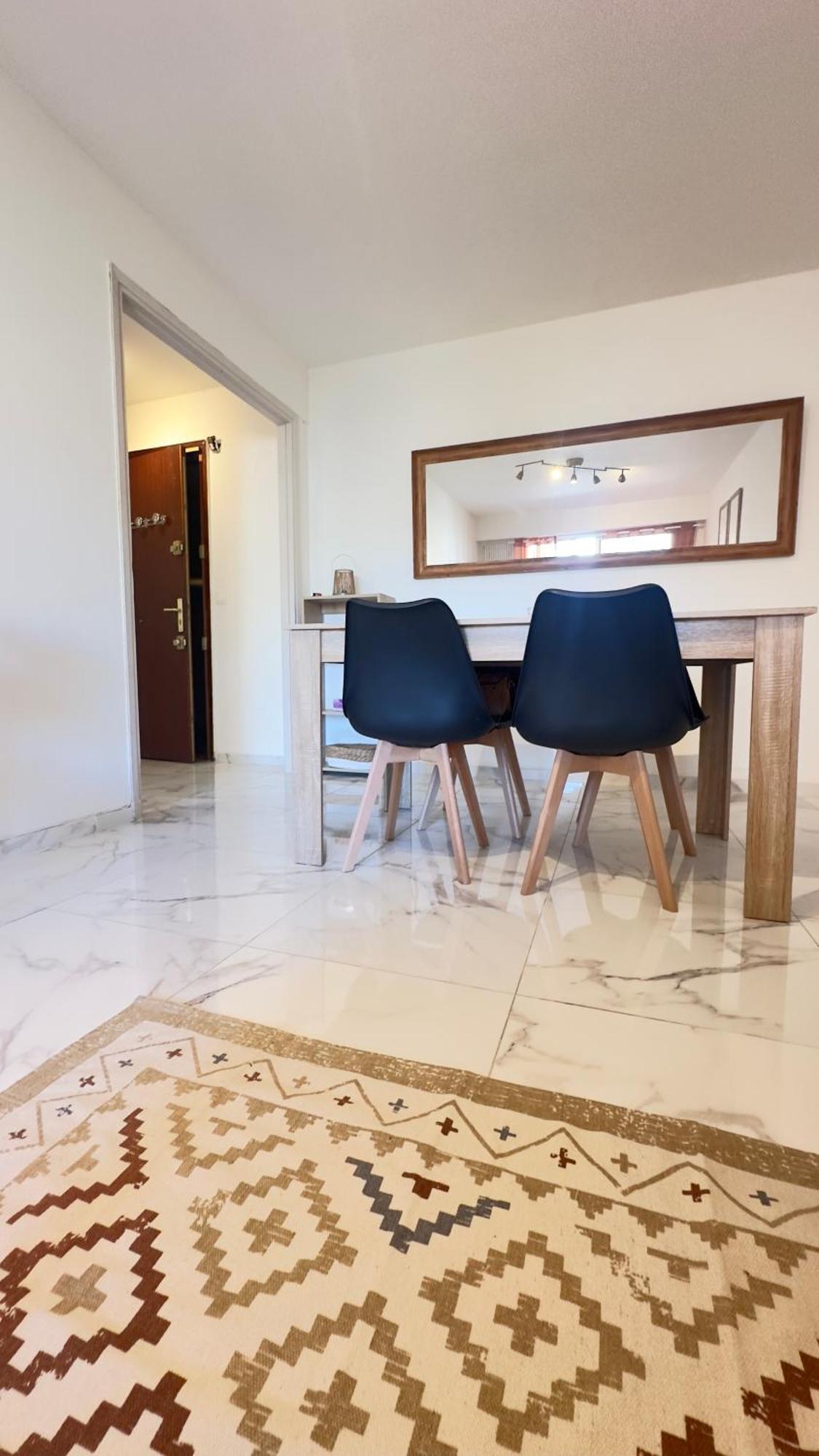 Appartamento Magnifique Grand 2 Pieces Moderne Lumineux Au Calme Avec Grande Terrasse A 15mn En Bus Centre-ville, Gare Et Promenade Des